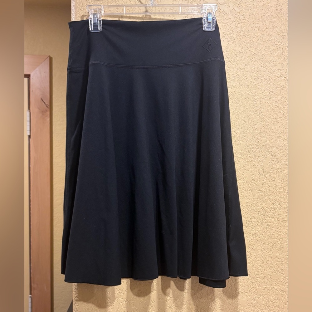 Stonewear black pullon circle skirt L
